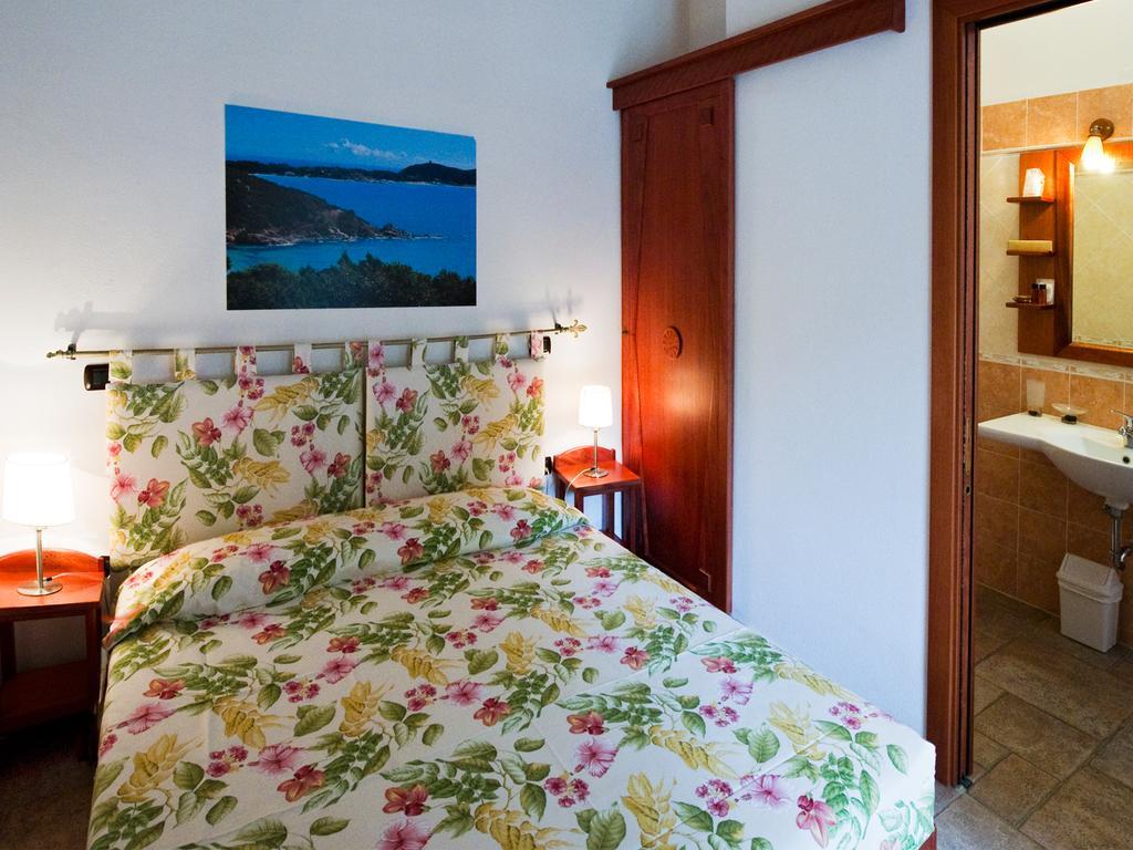 Villaggio Camping Spiaggia Del Riso Villasimius Szoba fotó