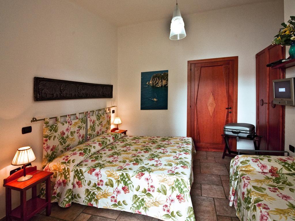 Villaggio Camping Spiaggia Del Riso Villasimius Szoba fotó