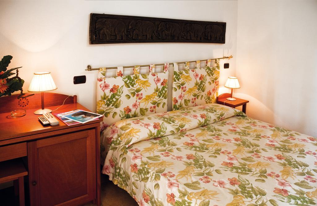 Villaggio Camping Spiaggia Del Riso Villasimius Kültér fotó