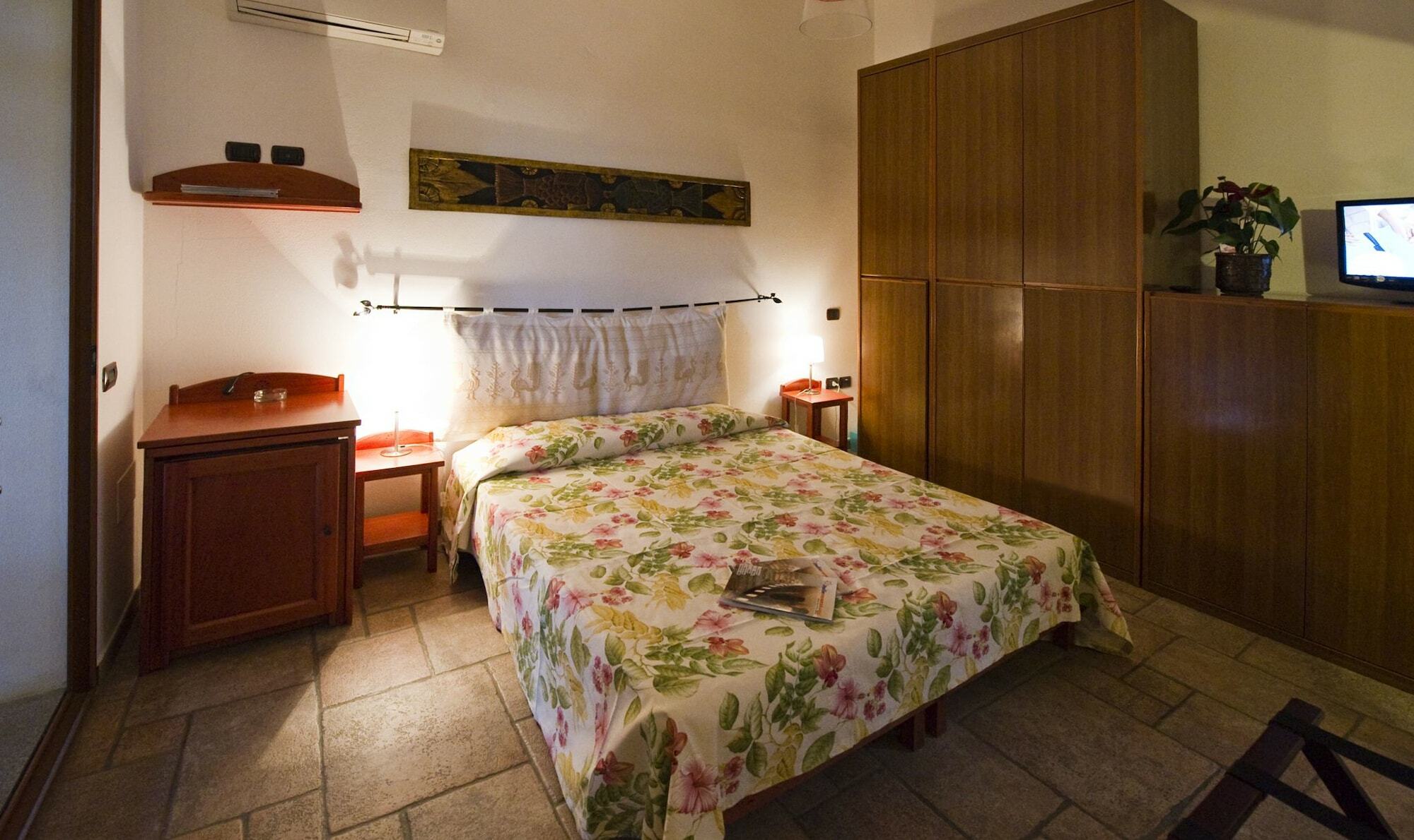 Villaggio Camping Spiaggia Del Riso Villasimius Kültér fotó